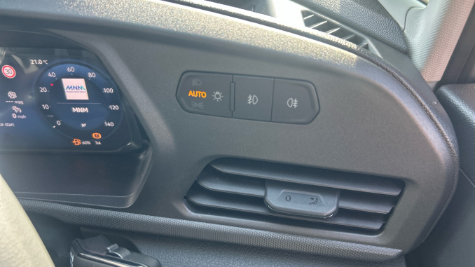 Ford Transit Connect 230 L2 Diesel 2.0 EcoBlue 102ps Trend Van - Image 22